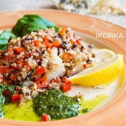 Цветная капуста с кускусом, крабом и креветками